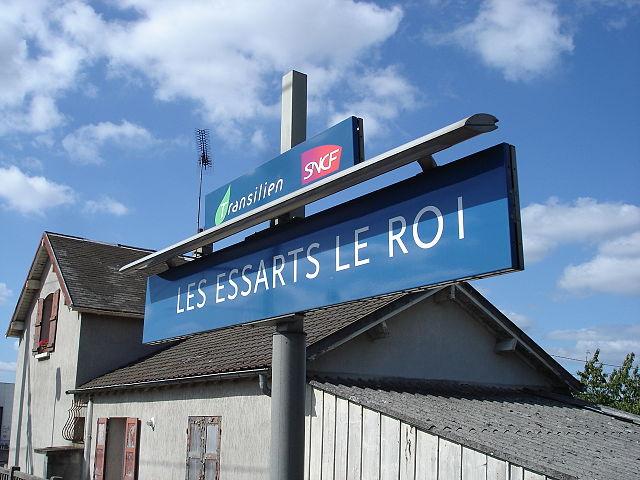 Les Essarts-le-Roi - Immobilier - CENTURY 21 Terre du Roi - Gare_des_Essarts-le-Roi_(78)_-_Panneau_gare